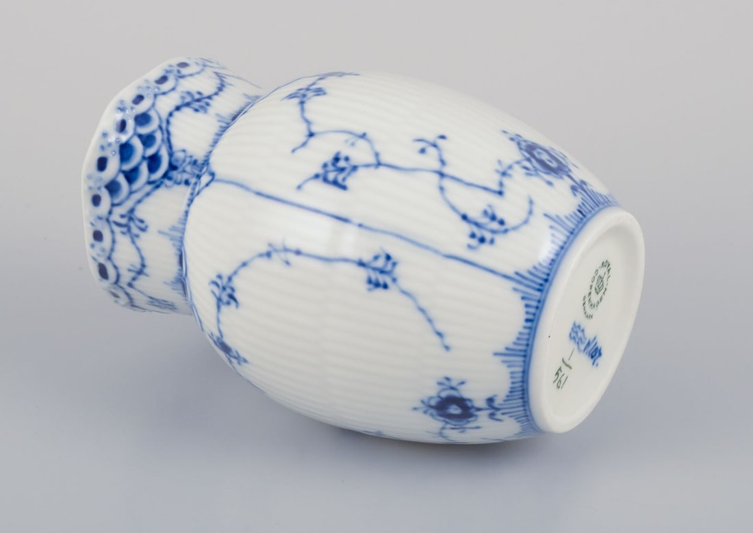 Royal Copenhagen Blue Fluted Half Lace, porcelain milk jug. Dating: 1969-1974 - 6