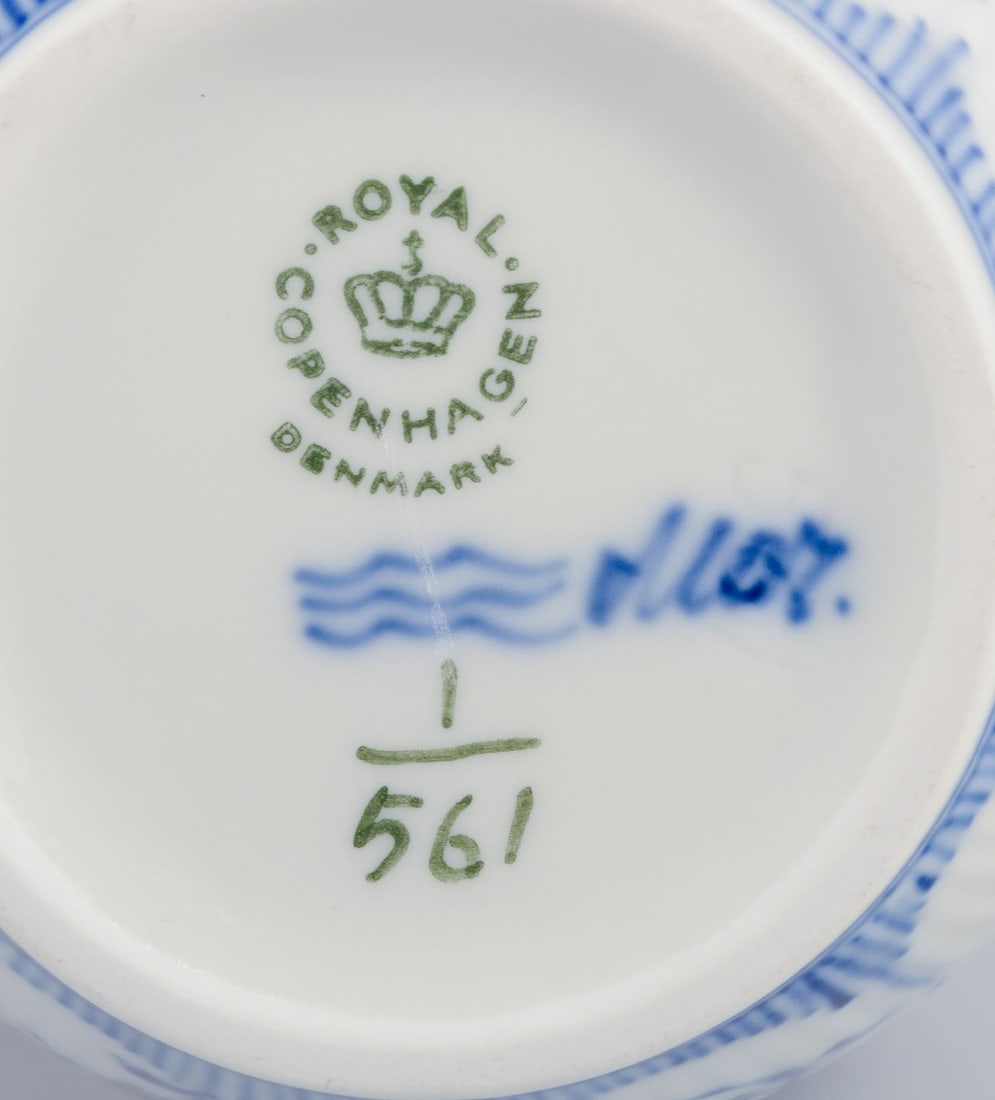 Royal Copenhagen Blue Fluted Half Lace, porcelain milk jug. Dating: 1969-1974 - 7