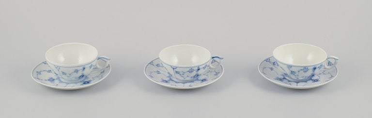 Royal Copenhagen Blue Fluted Plain. Set of three tea cups with saucers. Dating: ca. 1930 and 1967: Title: Royal Copenhagen Blue Fluted Plain. Set of three tea cups with saucers. Dating: ca. 1930 and 1967 Description: Royal Copenhagen Blue Fluted Plain. A set of three tea cups with saucers. Model