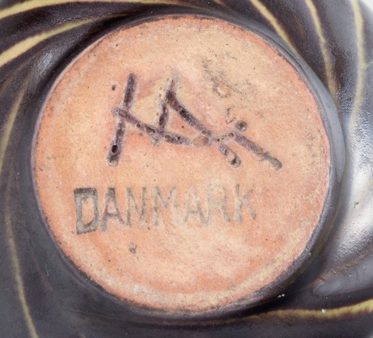 Kähler, a miniature vase and a lidded container. Hand-decorated. - 7