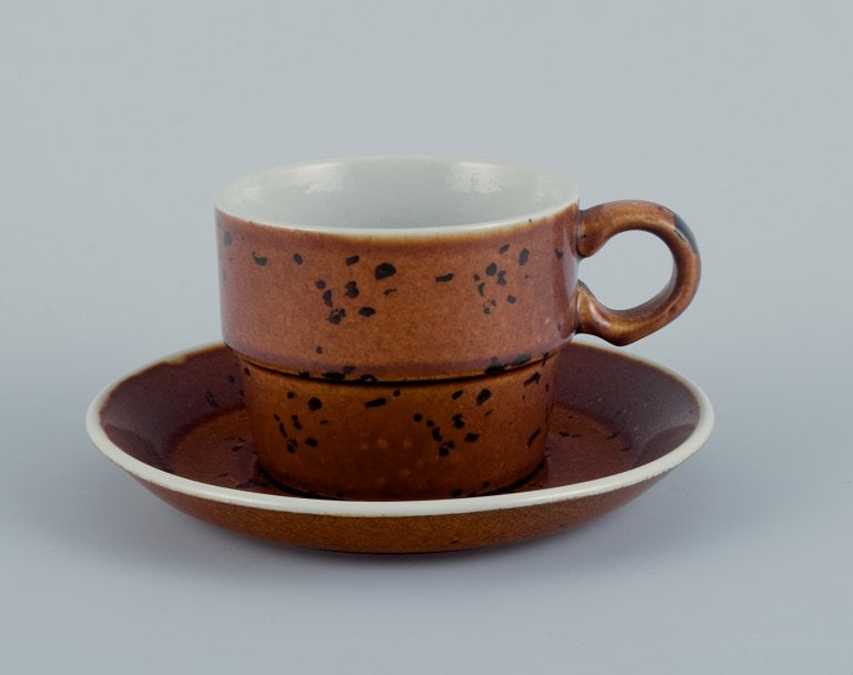 Stig Lindberg for Gustavsberg, COQ, two coffee cups with saucers, cream jug and sugar bowl. - 2