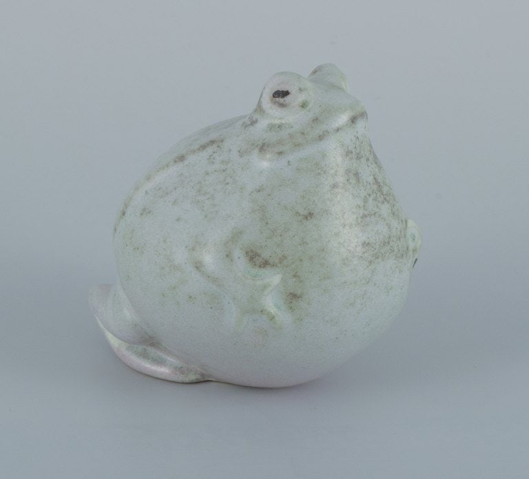 Gösta Grähs for Rörstrand (active 1982-1986), frog in ceramic.: Title: Gösta Grähs for Rörstrand (active 1982-1986), frog in ceramic. Description: Gösta Grähs for Rörstrand (active 1982-1986), frog in ceramic. Glaze in light shades.