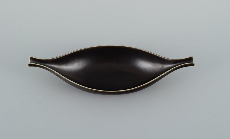 Stig Lindberg for Gustavsberg. "Pungo" ceramic bowl in black glaze.: Title: Stig Lindberg for Gustavsberg. "Pungo" ceramic bowl in black glaze. Description: Stig Lindberg for Gustavsberg. "Pungo" ceramic bowl in black glaze. 1960s. In perfect condition. Dimensions: L 2