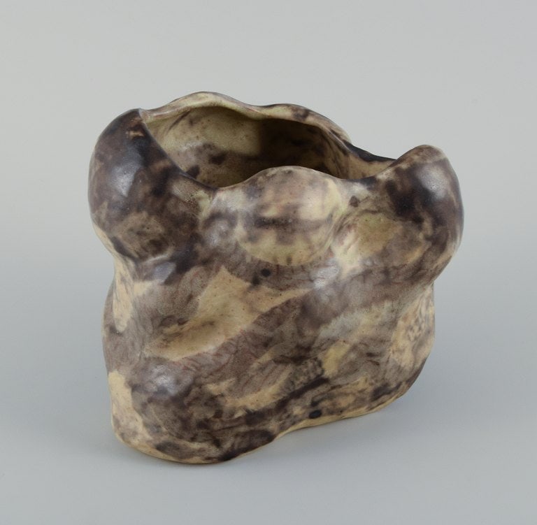 Christina Muff, Danish contemporary ceramicist (b. 1971). Unique stoneware vase with cream/black - 3