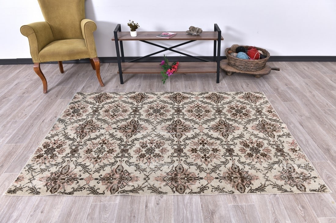 4'3'' x 6'9'' Turkish Vintage Runner Rug - 240822 (1 of 15)