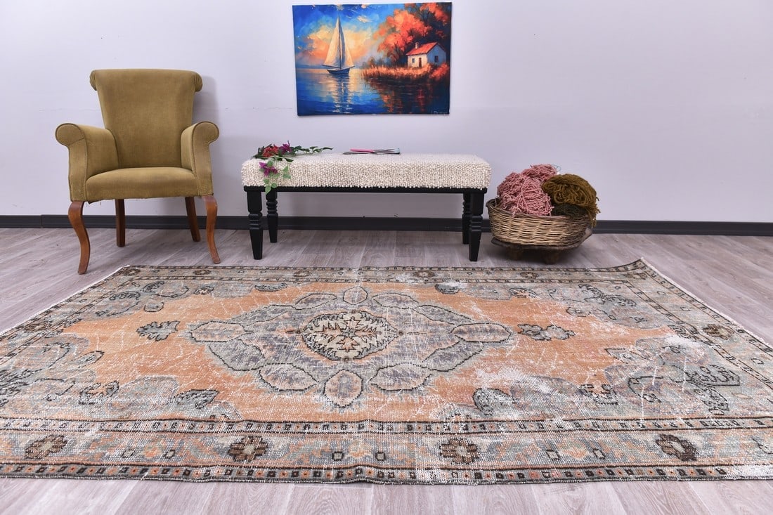 5'3'' x 8'5'' Handmade Vintage Wool Rug - 244412 (1 of 13)