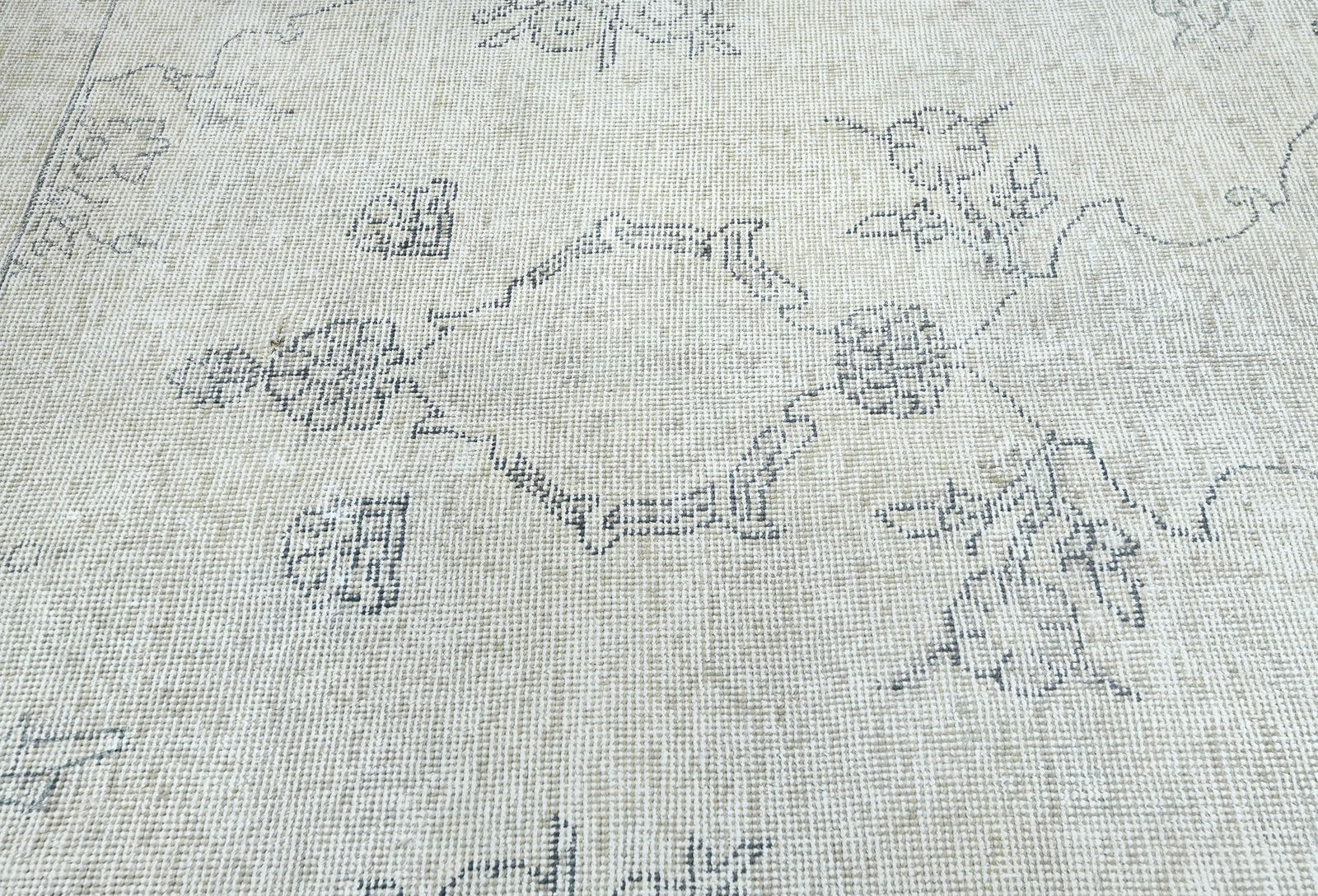 Muted Beige Antique Floral Traditional 7X10 Distressed Vintage Oriental Rug - 6