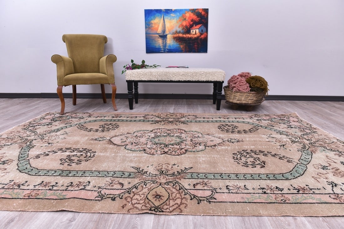 5'10'' x 9'8'' Handmade Vintage Wool Rug - 244417 (1 of 13)