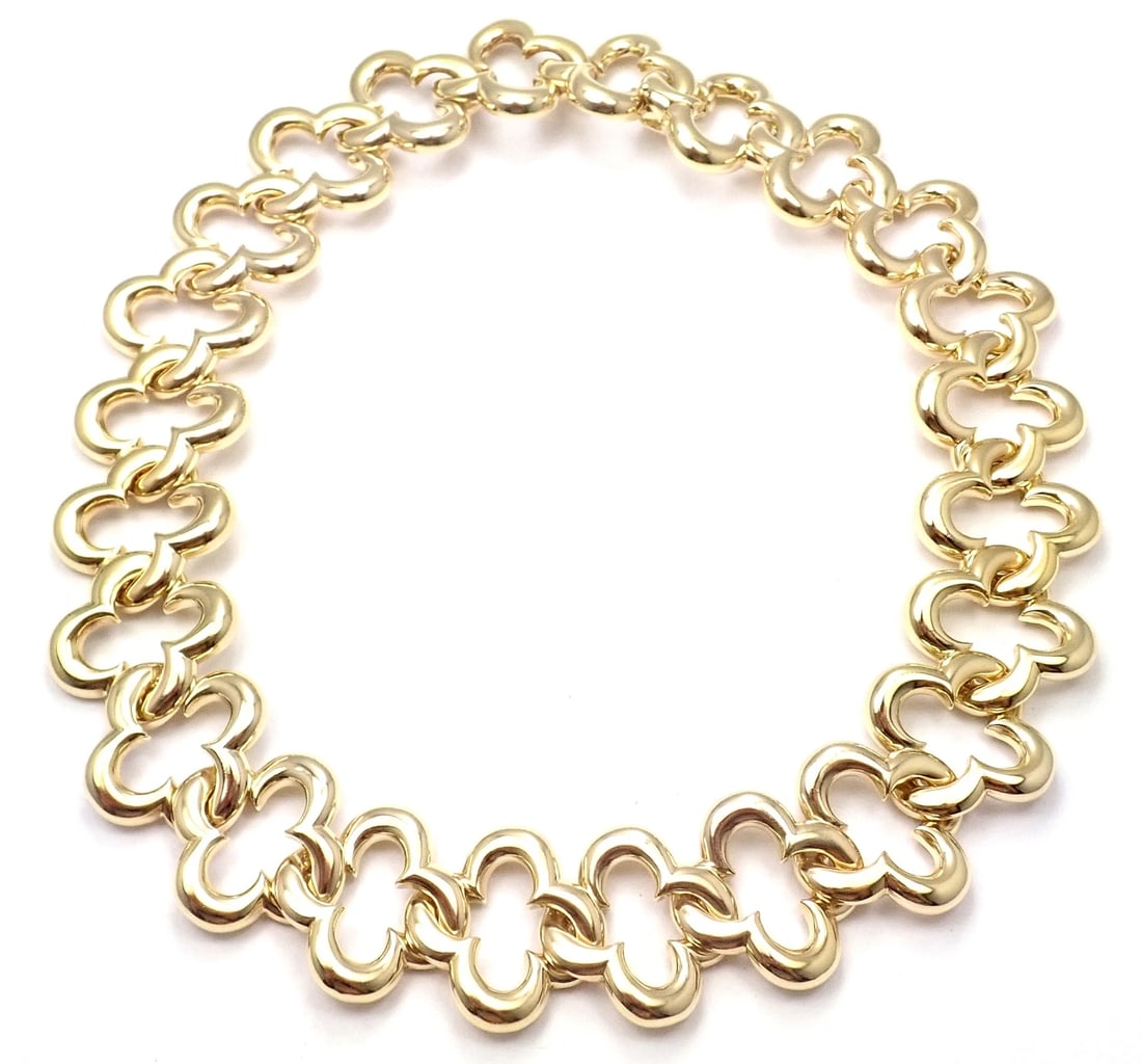 Authentic Van Cleef & Arpels 18k Yellow Gold Large Alhambra Choker Necklace 1998: Authentic Van Cleef & Arpels 18k Yellow Gold Large Alhambra Choker Necklace 1998 About This Piece: About VCA: In 1896, Esther Arpels, the daughter of Salomon Arpels, a dealer in precious stones, marri