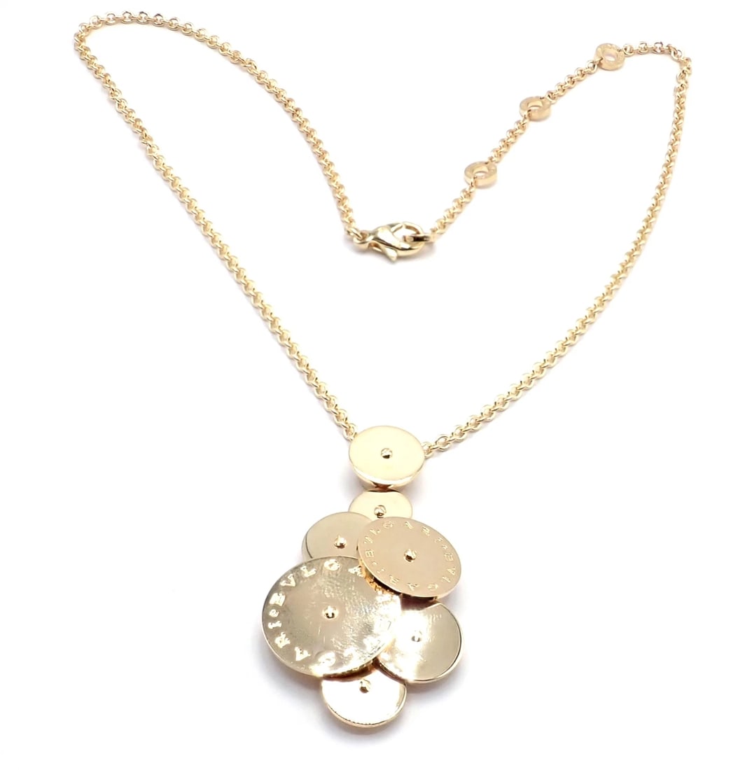 Authentic! Bulgari Bvlgari Cicladi 18k Yellow Gold Large Pendant Link Necklace: Authentic! Bulgari Bvlgari Cicladi 18k Yellow Gold Large Pendant Link Necklace About This Piece: Authentic! Bulgari Bvlgari Cicladi 18k Yellow Gold Large Pendant Link Chain Necklace <br