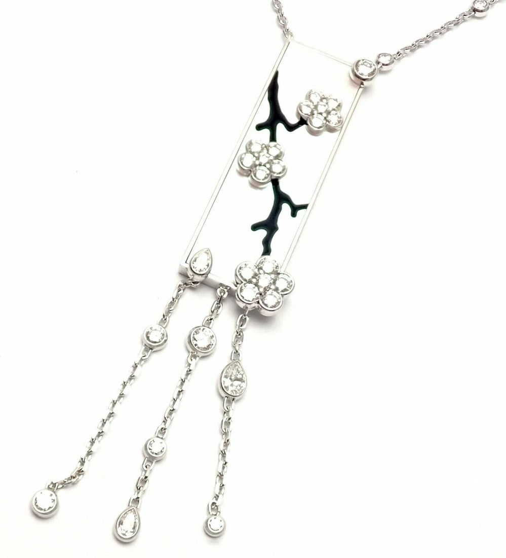 Authentic! Van Cleef & Arpels Miroir Des Eaux 18k Gold Diamond MOP Necklace: Authentic! Van Cleef & Arpels Miroir Des Eaux 18k Gold Diamond MOP Necklace About This Piece: About VCA: In 1896, Esther Arpels, the daughter of Salomon Arpels, a dealer in precious stones, married Al