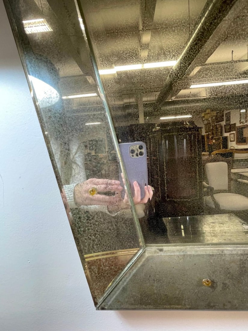 Venetian 'Key Hole' Shaped Beveled Glass Mirror, Hollywood Regency Style - 9