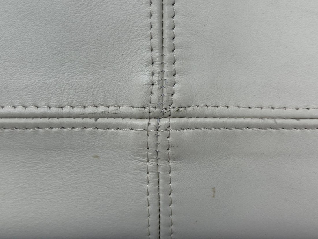 Molteni & C., Cream Leather, Chrome, King Size Bedframe, Italy, 21st C. - 12