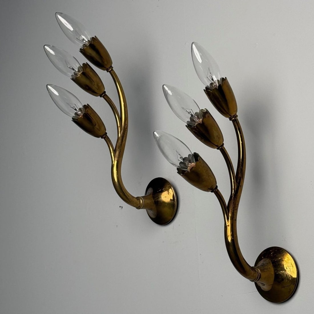 Gio Ponti Attr., Italian Mid-Century Modern, Wall Sconces, Brass, Flower Shape - 5