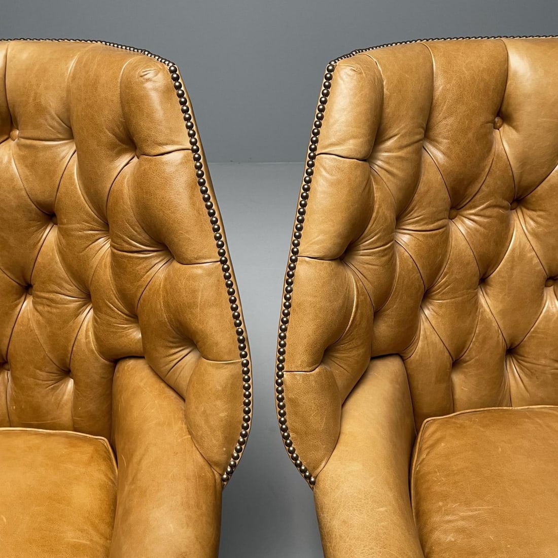 Georgian, Large Tufted Lounge Chairs and Ottomans, Tan Leather, USA, 2000s - 7