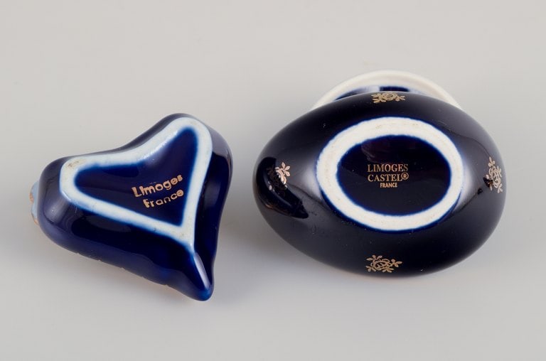 Limoges, France. Five pieces of miniature porcelain decorated with 22-karat gold leaf and beautiful - 7