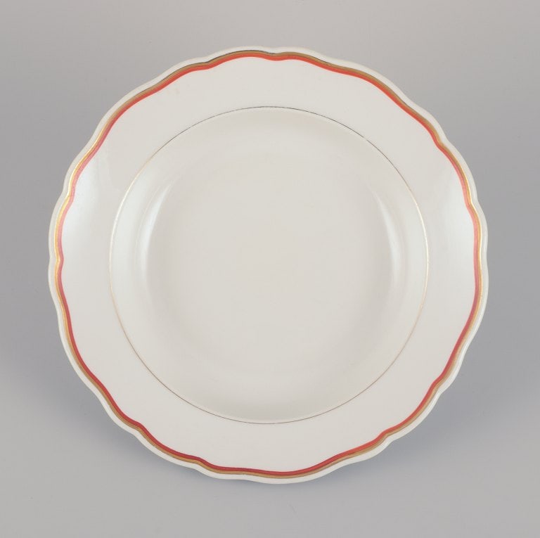 Meissen, Germany. Three-piece porcelain set consisting of a large bowl, a deep plate, and a plate. - 3