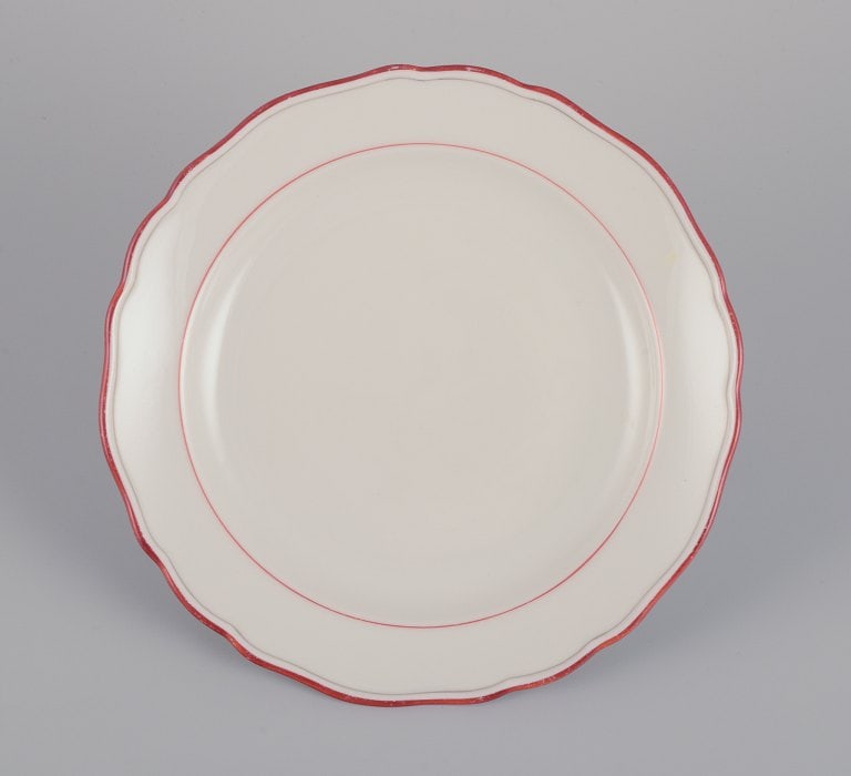 Meissen, Germany. A set of ten plates. Decorated with coral red and gold-colored trim. Art Deco. - 2