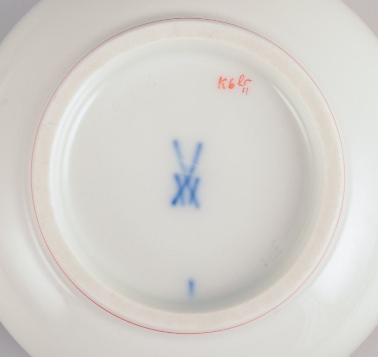 Meissen, Germany. A sugar bowl and a salt cellar. Decorated with coral red and gold-colored trim. - 8