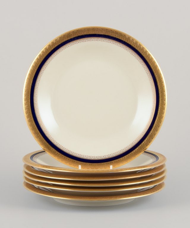 Hutschenreuther, Germany. Six dinner plates from the "Margarete" series. (1 of 4)