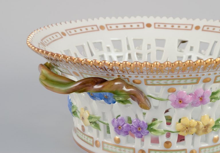 Royal Copenhagen Flora Danica porcelain fruit bowl, decorated in colors and gold with flowers. - 5