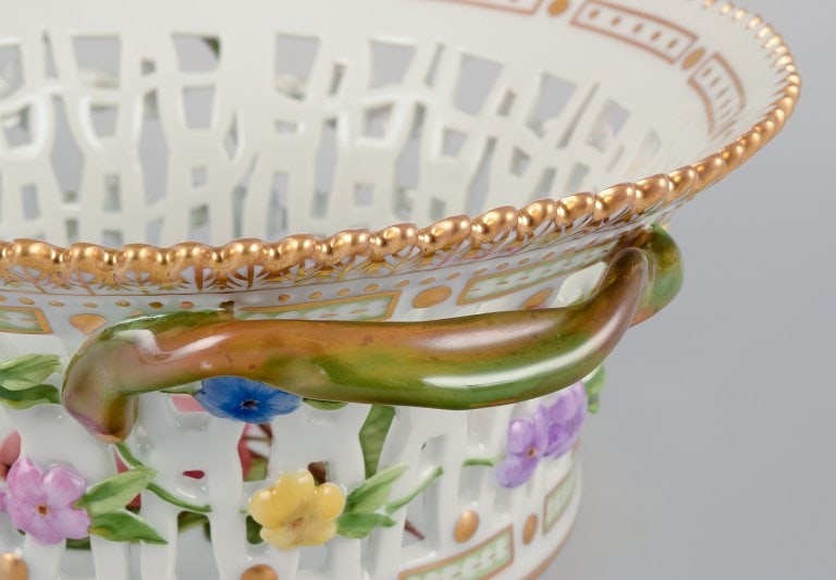 Royal Copenhagen Flora Danica porcelain fruit bowl, decorated in colors and gold with flowers. - 7
