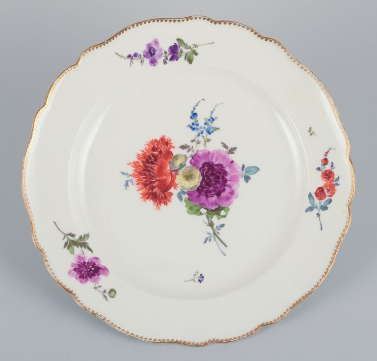 Meissen, Germany. A set of six antique porcelain dinner plates. Hand-painted with polychrome floral - 4