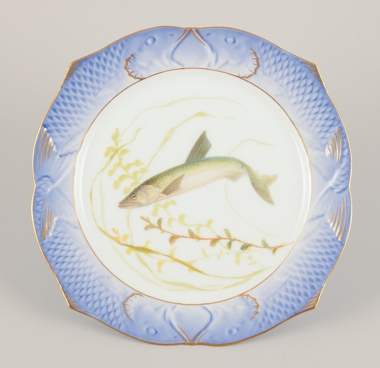 Royal Copenhagen Fauna Danica fish plate. Hand-painted fish motif with gold decoration. (1 of 8)