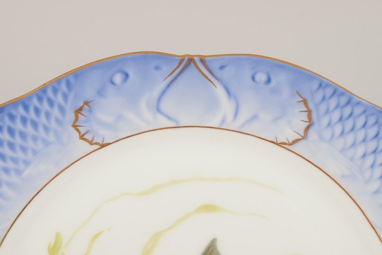 Royal Copenhagen Fauna Danica fish plate. Hand-painted fish motif with gold decoration. - 4