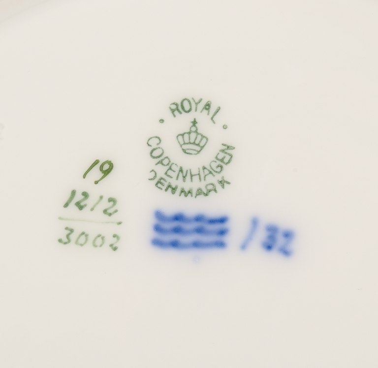 Royal Copenhagen Fauna Danica fish plate. Hand-painted fish motif with gold decoration. - 8