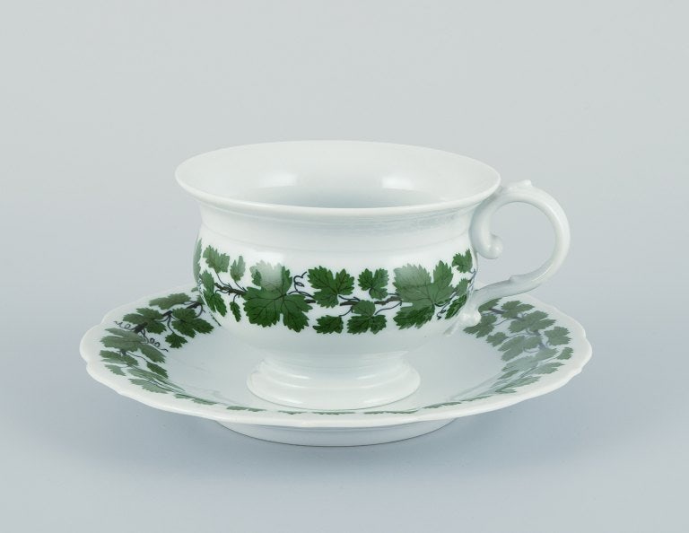 Meissen, Germany, Green Ivy Vine, a set of four large coffee cups and saucers.: Title:Meissen, Germany, Green Ivy Vine, a set of four large coffee cups and saucers.Description:Meissen, Germany, Green Ivy Vine, a set of four large coffee cups and saucers. Mid-20th century.