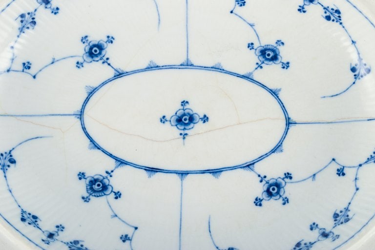 Antique Royal Copenhagen Blue Fluted oval tureen with lid. Rare tureen from the late 1700s/early - 3