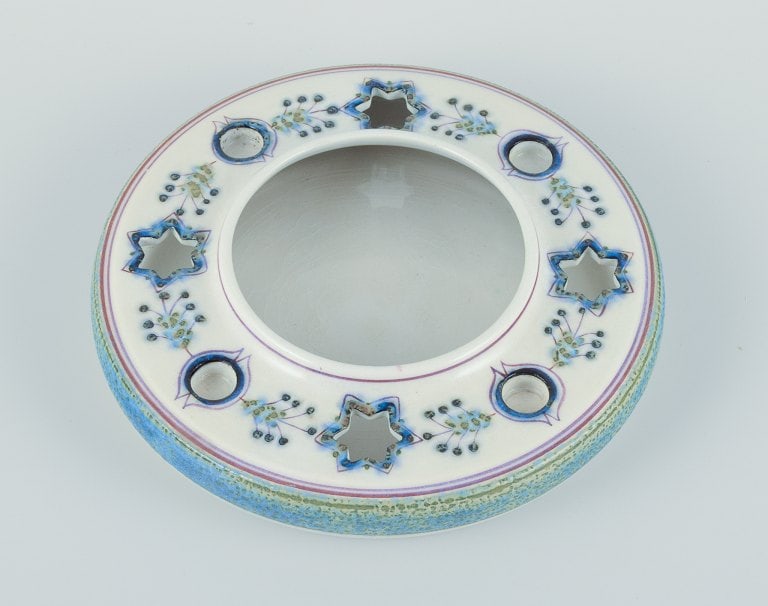 Berte Jessen for Aluminia. Advent wreath in faience. Hand-painted.: Title:Berte Jessen for Aluminia. Advent wreath in faience. Hand-painted.Description:Berte Jessen for Aluminia. Advent wreath in faience. Hand-painted. Model 556/3359. Approximately from 1970. Marked.