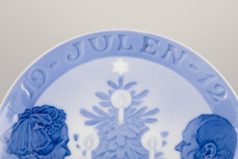 Royal Copenhagen Christmas Plate from 1912. - 2
