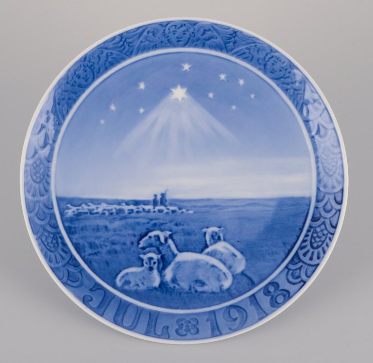 Royal Copenhagen Christmas Plate from 1918. (1 of 4)