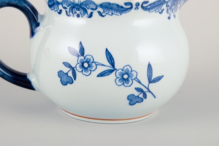 Nils Emil Lundström for Rörstrand, Sweden, "Ostindia" sugar bowl and creamer in faience - 6