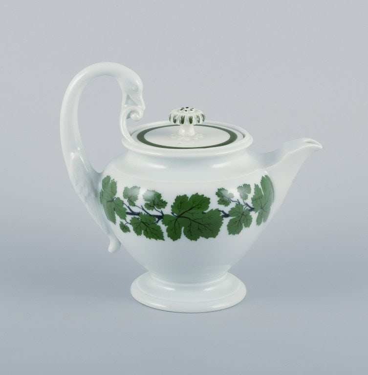 Meissen, Germany, Green Ivy Vine, teapot with swan-shaped handle. Hand-painted. - 2