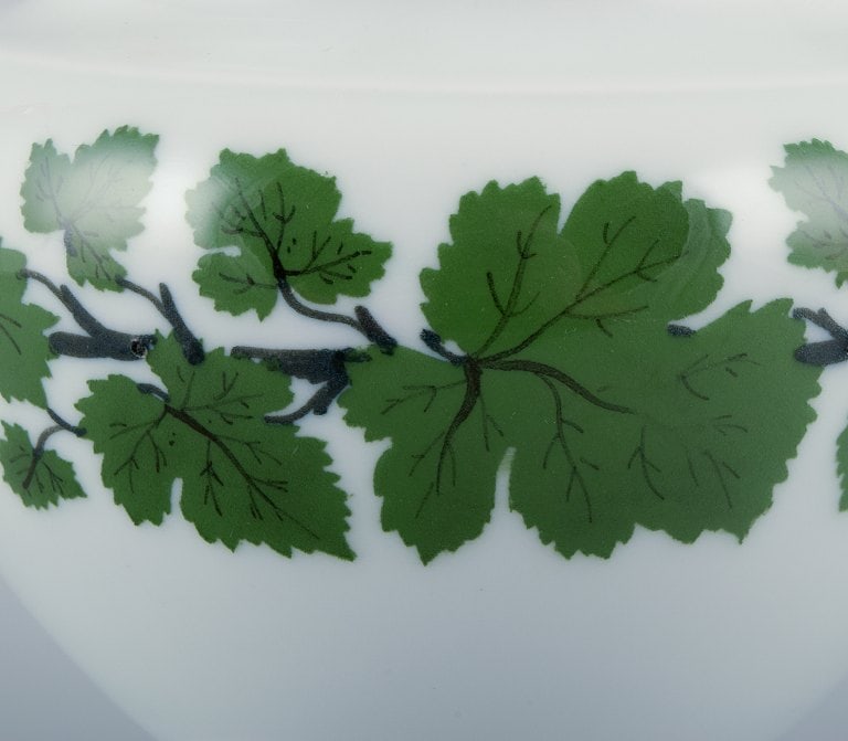 Meissen, Germany, Green Ivy Vine, teapot with swan-shaped handle. Hand-painted. - 5