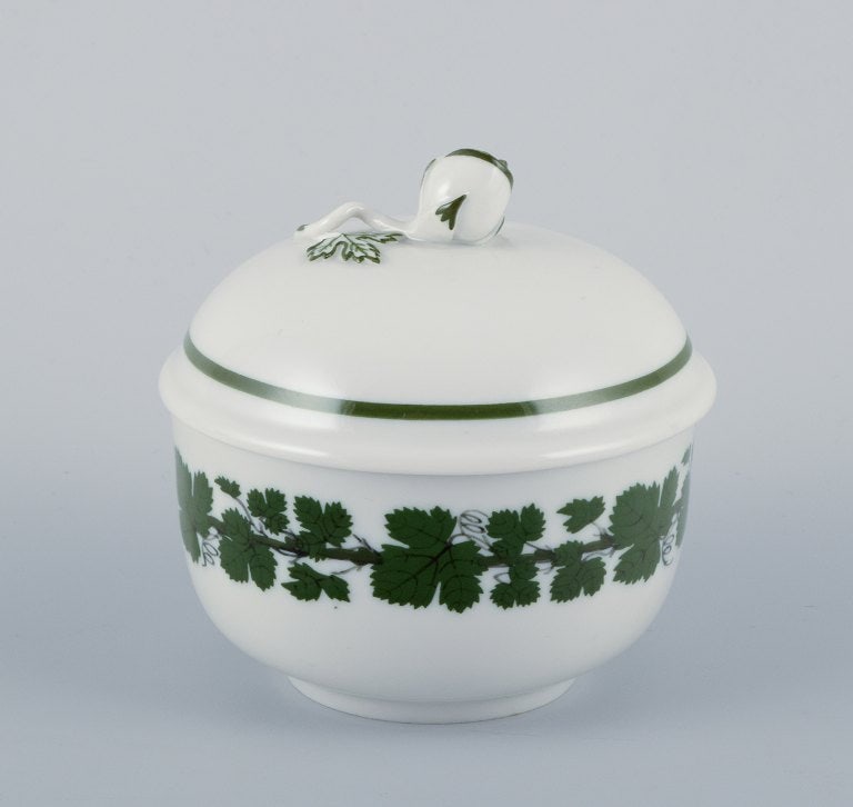 Meissen, Germany, Green Ivy Vine, sugar bowl and creamer with swan-shaped handles. Hand-painted. - 2