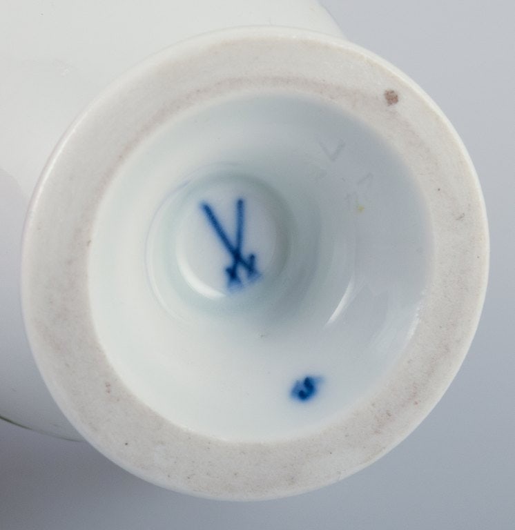 Meissen, Germany, Green Ivy Vine, sugar bowl and creamer with swan-shaped handles. Hand-painted. - 7