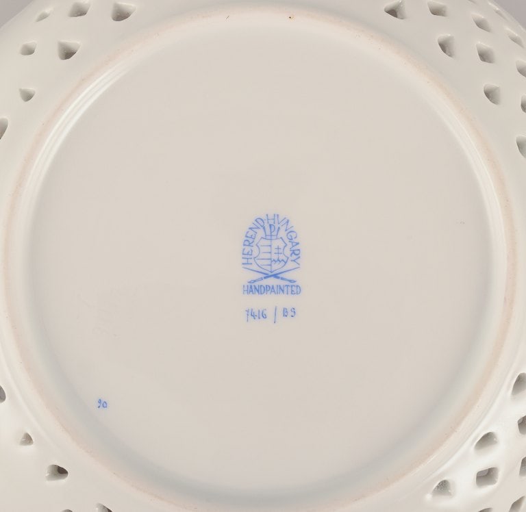 Herend, Hungary. Open lace porcelain bowl with hand-painted polychrome flower motifs and gold - 8