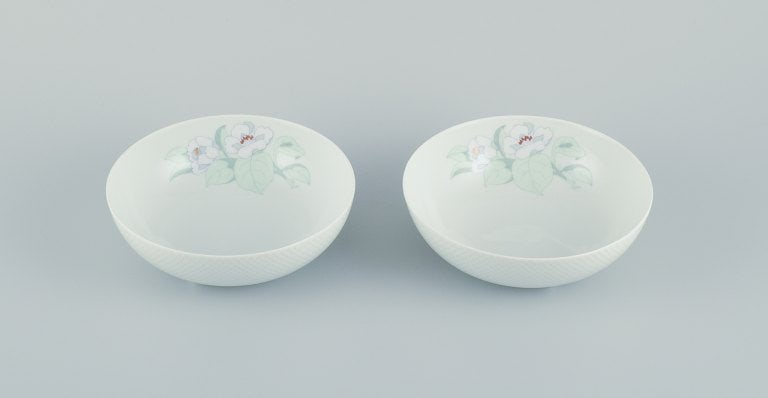 Tapio Wirkkala for Rosenthal Studio-linie, "Century Blütentraum". Two porcelain bowls decorated: Title:Tapio Wirkkala for Rosenthal Studio-linie, "Century Blütentraum". Two porcelain bowls decorated with a flower motif.Description:Tapio Wirkkala (1915-1985) for Rosenthal Studio-linie,