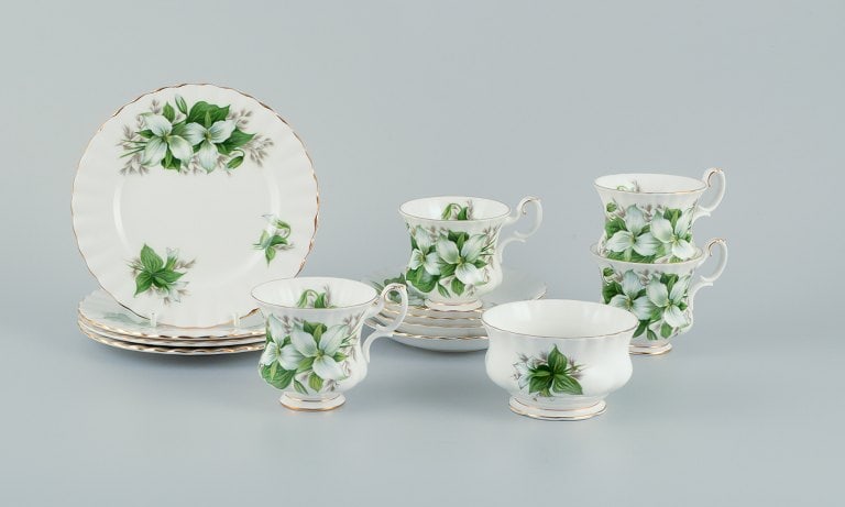 Royal Albert, England. A set of four "Trillium" coffee cups with saucers, cake plates, and a sugar (1 of 9)