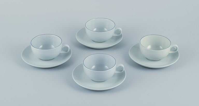 Grethe Meyer for Aluminia. A set of four Blue line coffee cups with saucers in faience. (1 of 7)