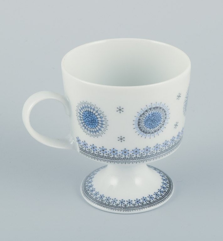 Tapio Wirkkala for Rosenthal Studio-linie. A set of six demitasse cups with saucers. Modernist retro - 7