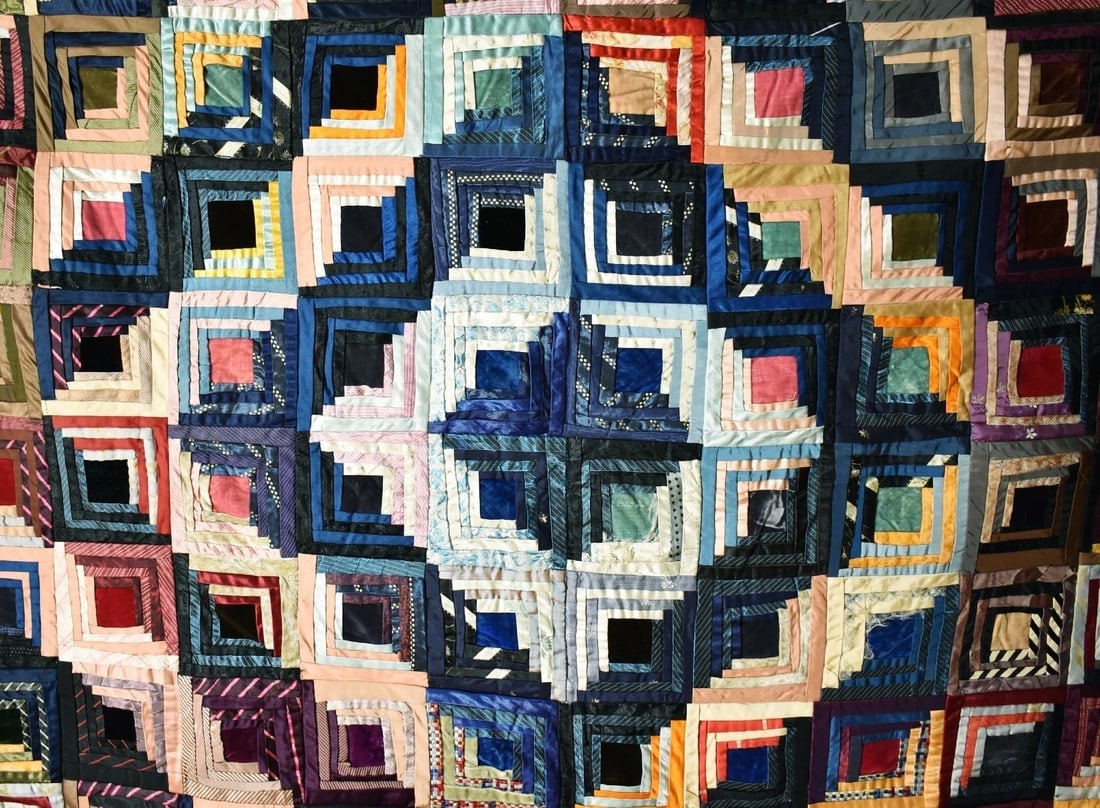 1890's Barn Raising Log Cabin Quilt - 2