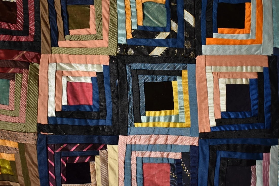 1890's Barn Raising Log Cabin Quilt - 4
