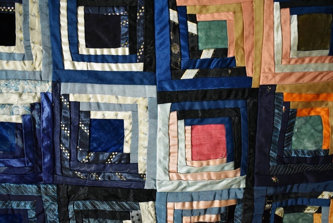 1890's Barn Raising Log Cabin Quilt - 6