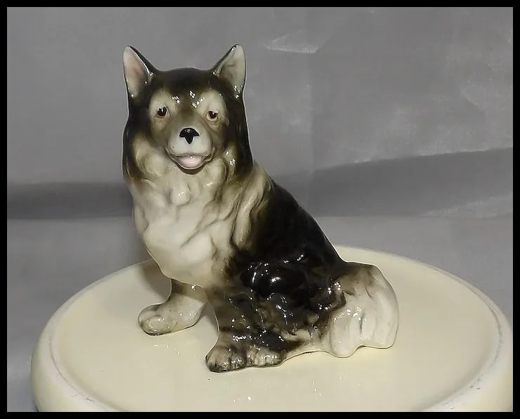 Vintage Miyakos original Keeshond CDCO Dog Figurine - 2