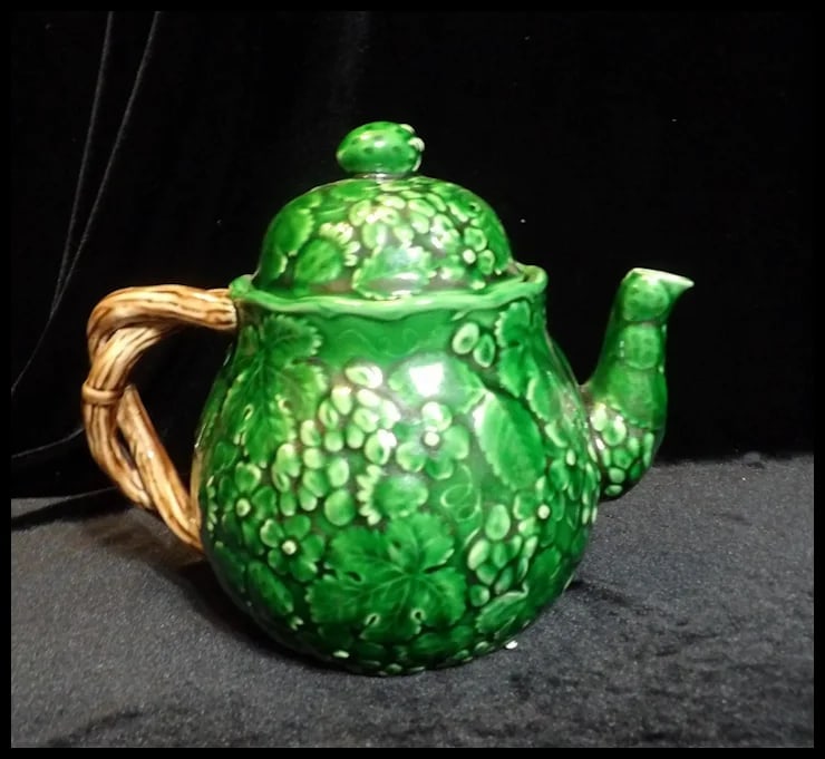 Haddon Group 1983 Green Strawberry Leaves and Flowers Teapot - 4